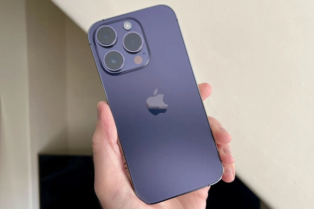 Смартфон без компромісів: чому варто купити вживаний iPhone 14 Pro в Україні