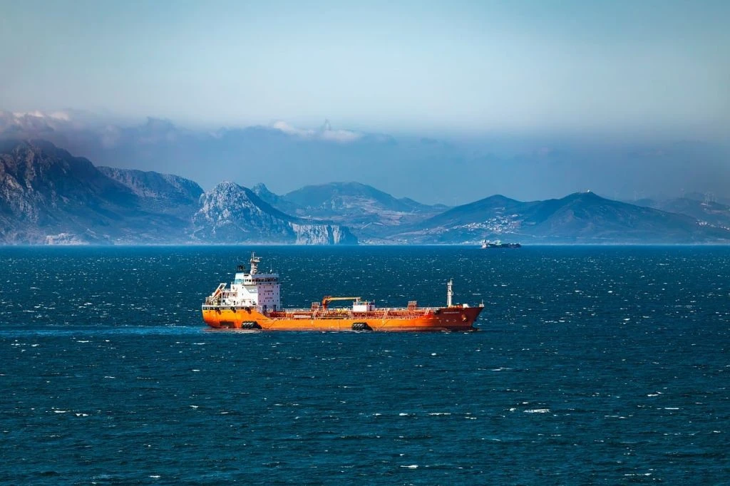 Нафта різко впала після відкриття Ормузу: скільки коштує Brent і WTI