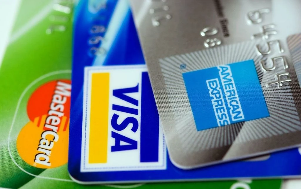 Visa викрила аферу на $100 млн: як українців змушують віддавати гроші добровільно