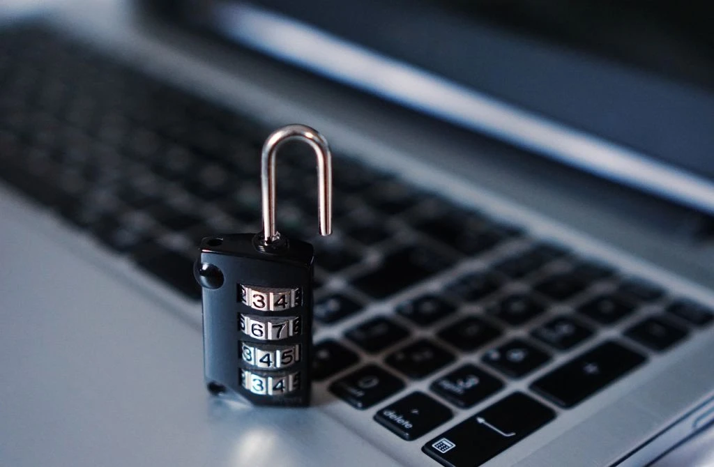 Шахраї використали ChatGPT для обману: як українці втрачають гроші на фейкових сайтах