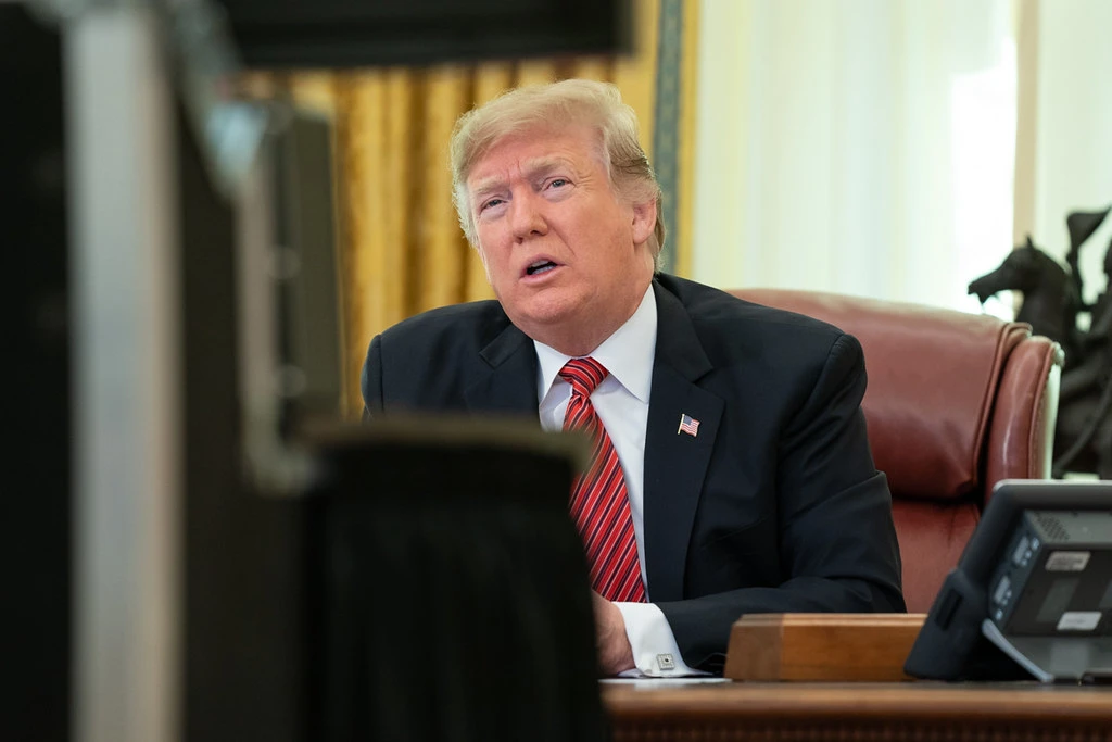 У мережі завірусився «безкінечний Трамп»: що потрапило на відео